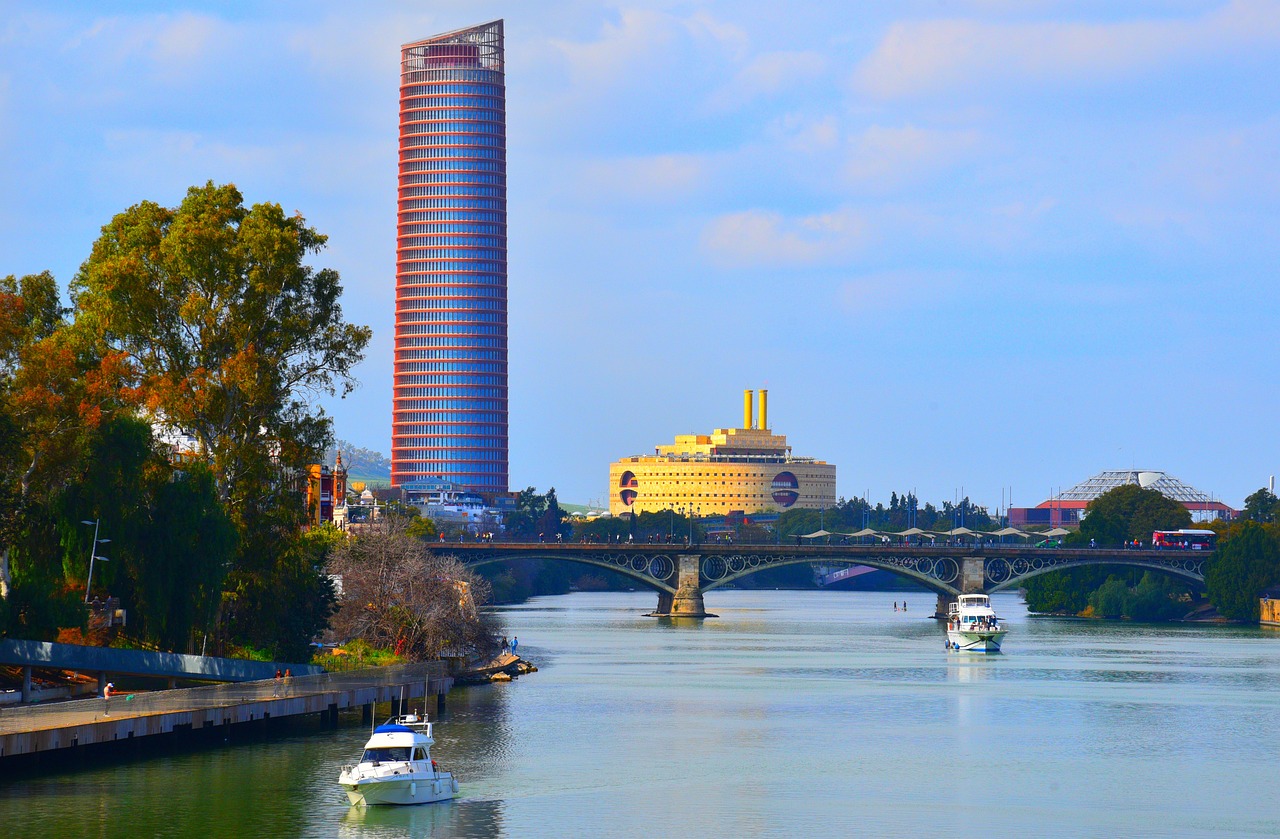 paseo rio sevilla