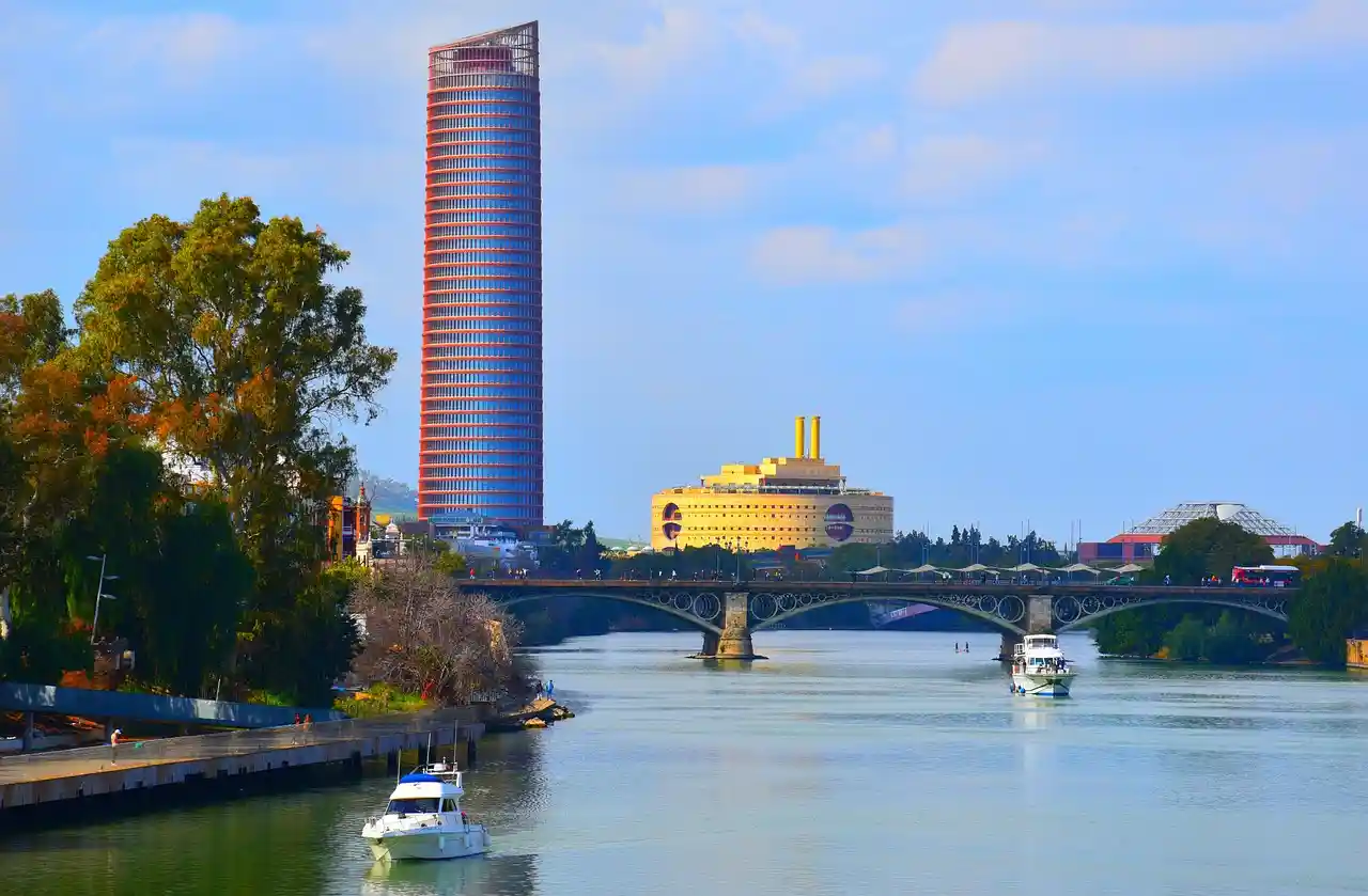 Paseo Barco Guadalquivir Sevilla